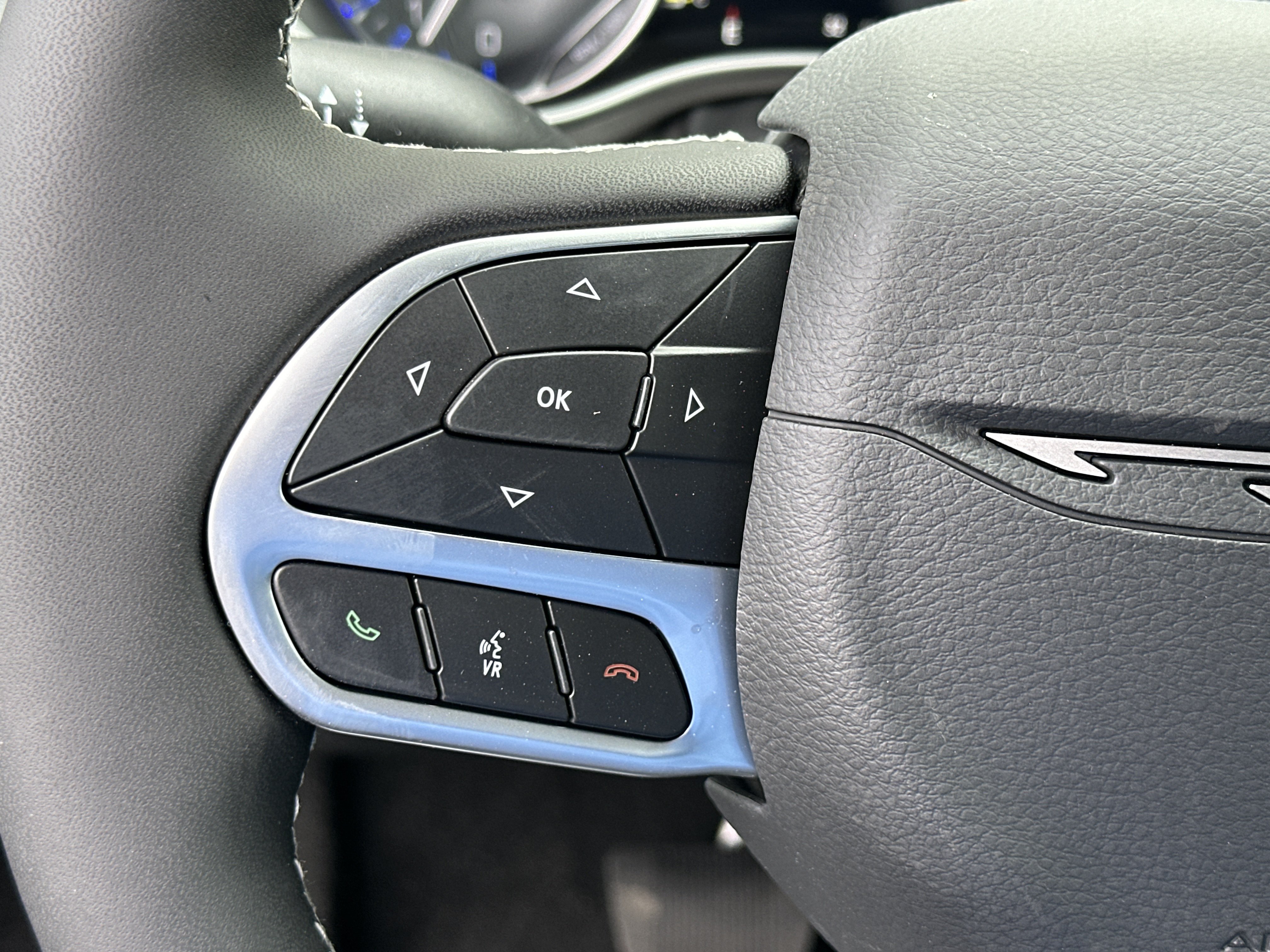 New 2027 Chrysler Pacifica Select FWD image 7