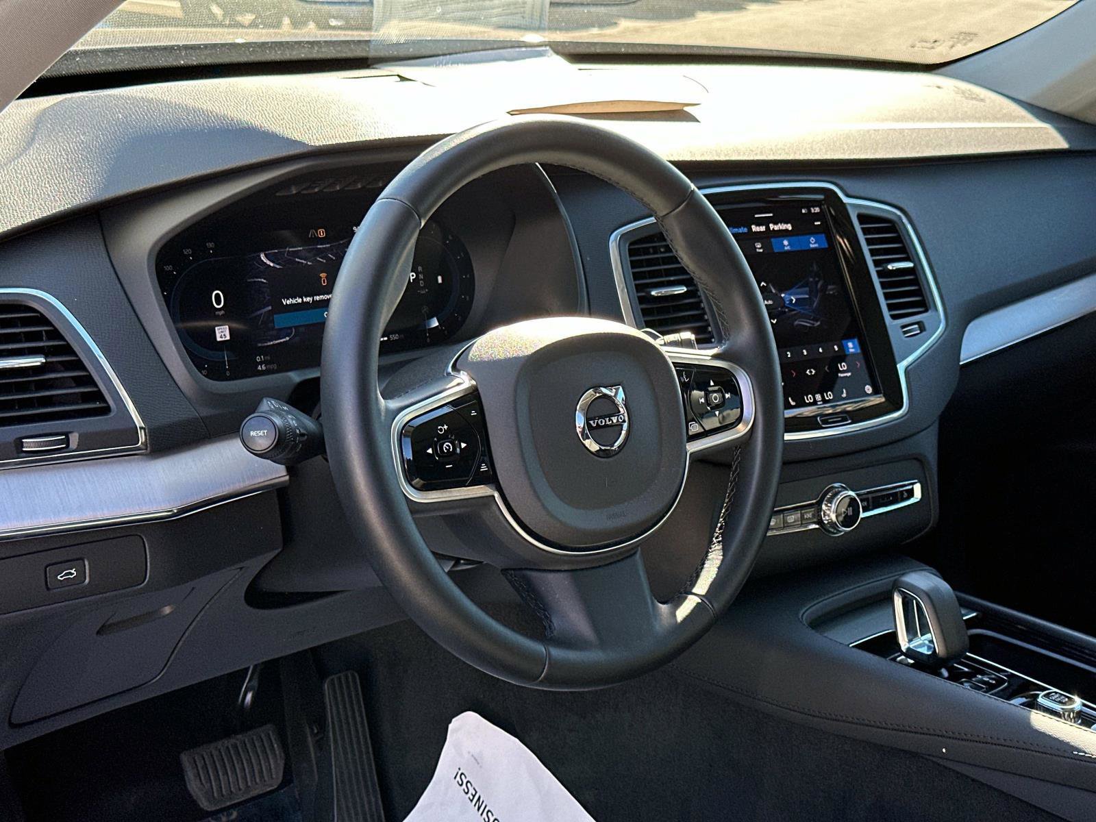 Certified 2025 Volvo XC90 B5 Core image 30