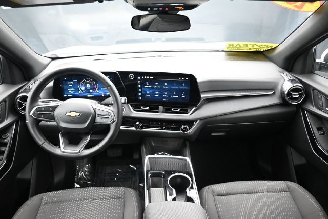 Used 2025 Chevrolet Equinox LT FWD image 42