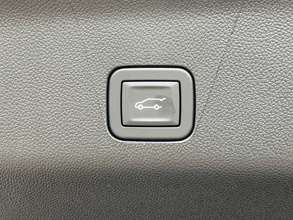 New 2026 GMC Yukon XL AT4 Ultimate w/ LPO, Illumination Package AWD/4WD image 51