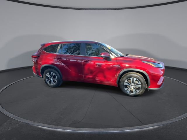 Used 2023 Toyota Highlander XLE image 17