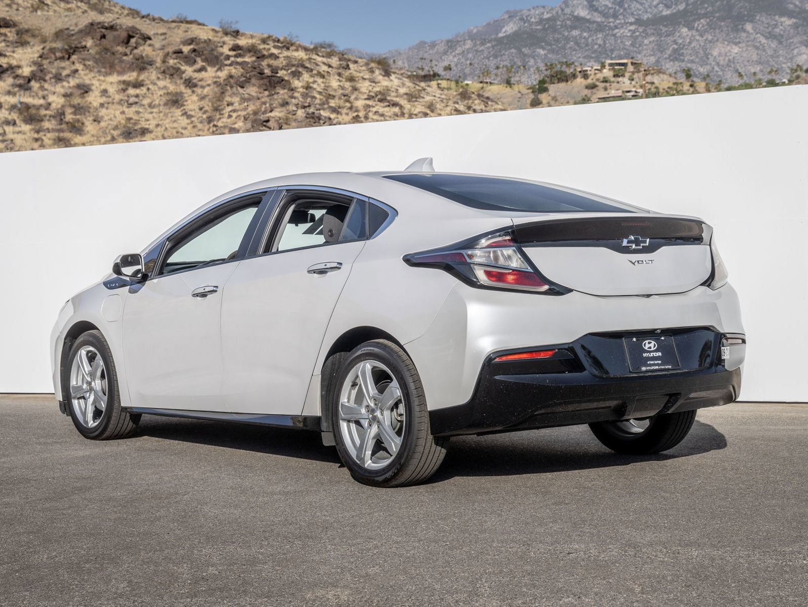 Used 2018 Chevrolet Volt LT FWD image 10