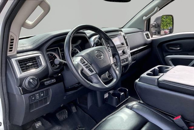 Used 2017 Nissan Titan SV AWD/4WD image 12