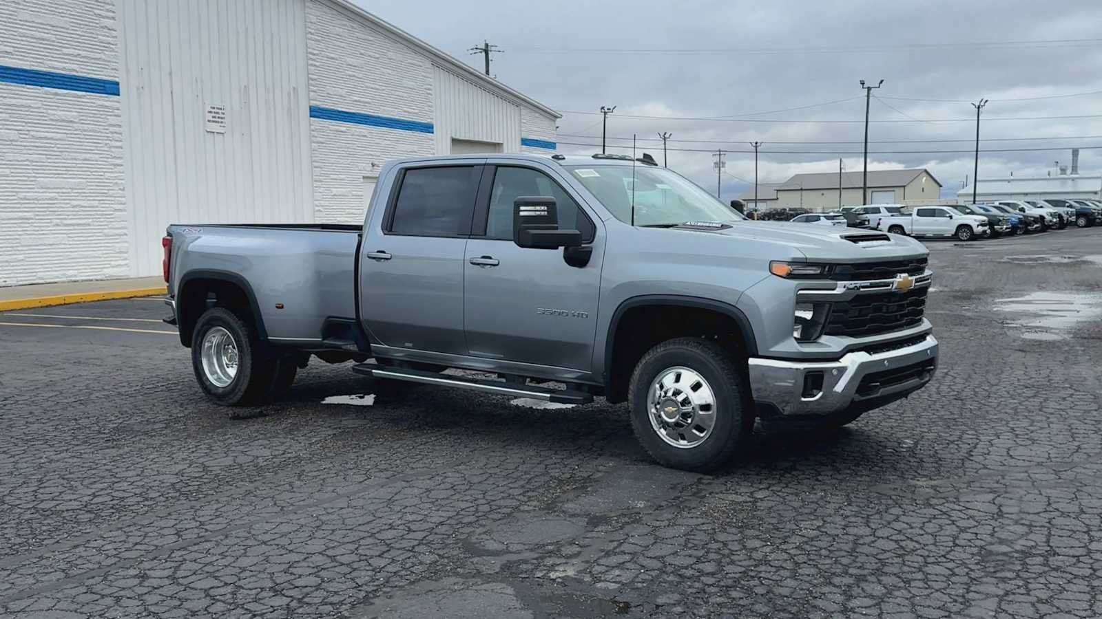 New 2026 Chevrolet Silverado 3500 LT w/ All Star Edition AWD/4WD image 2