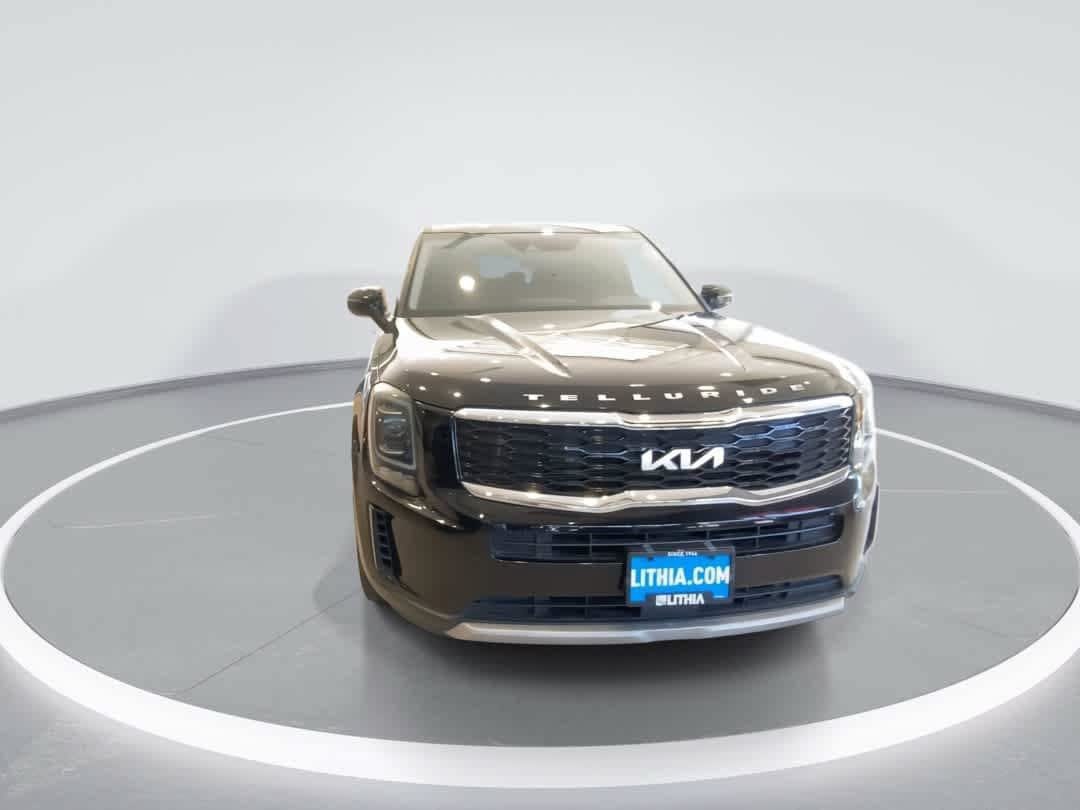 Used 2022 Kia Telluride LX AWD/4WD image 3
