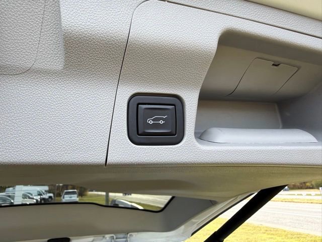 Certified 2023 GMC Acadia SLT FWD image 12