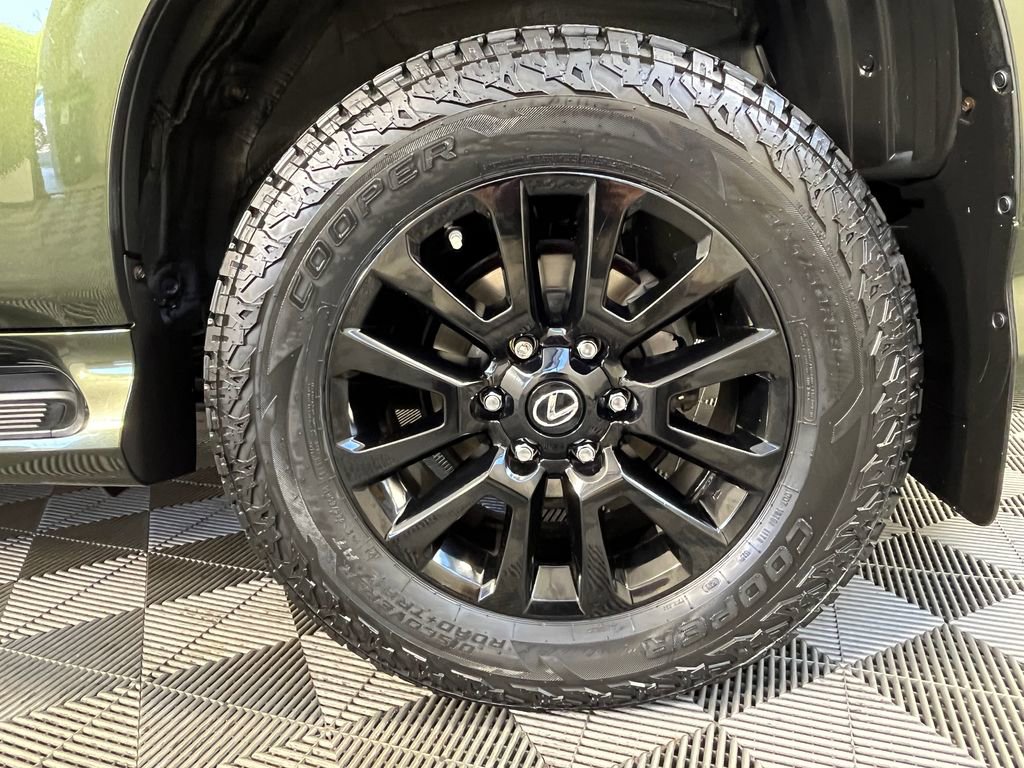 Used 2022 Lexus GX 460 w/ Black Line Special Edition AWD/4WD image 16