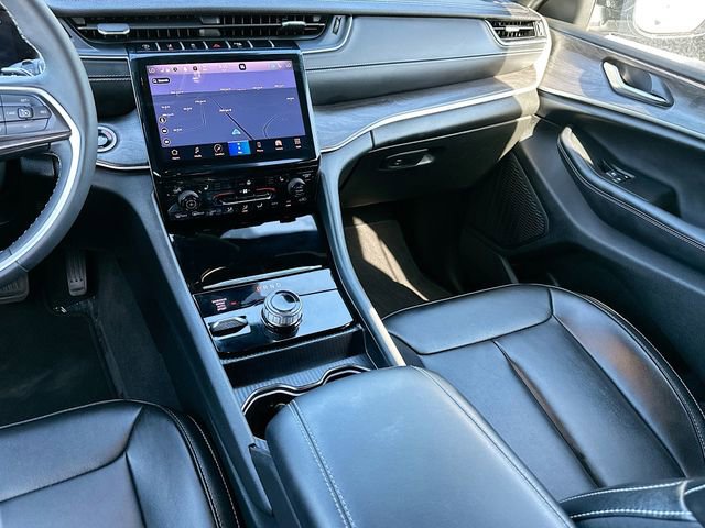 Used 2024 Jeep Grand Cherokee Limited AWD/4WD image 23