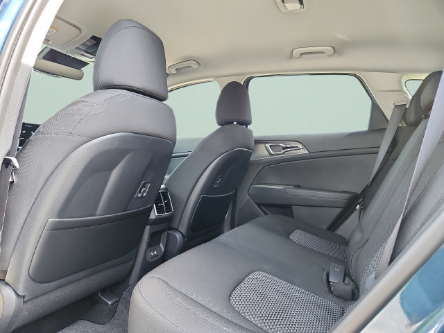 New 2027 Kia Sportage S FWD image 21