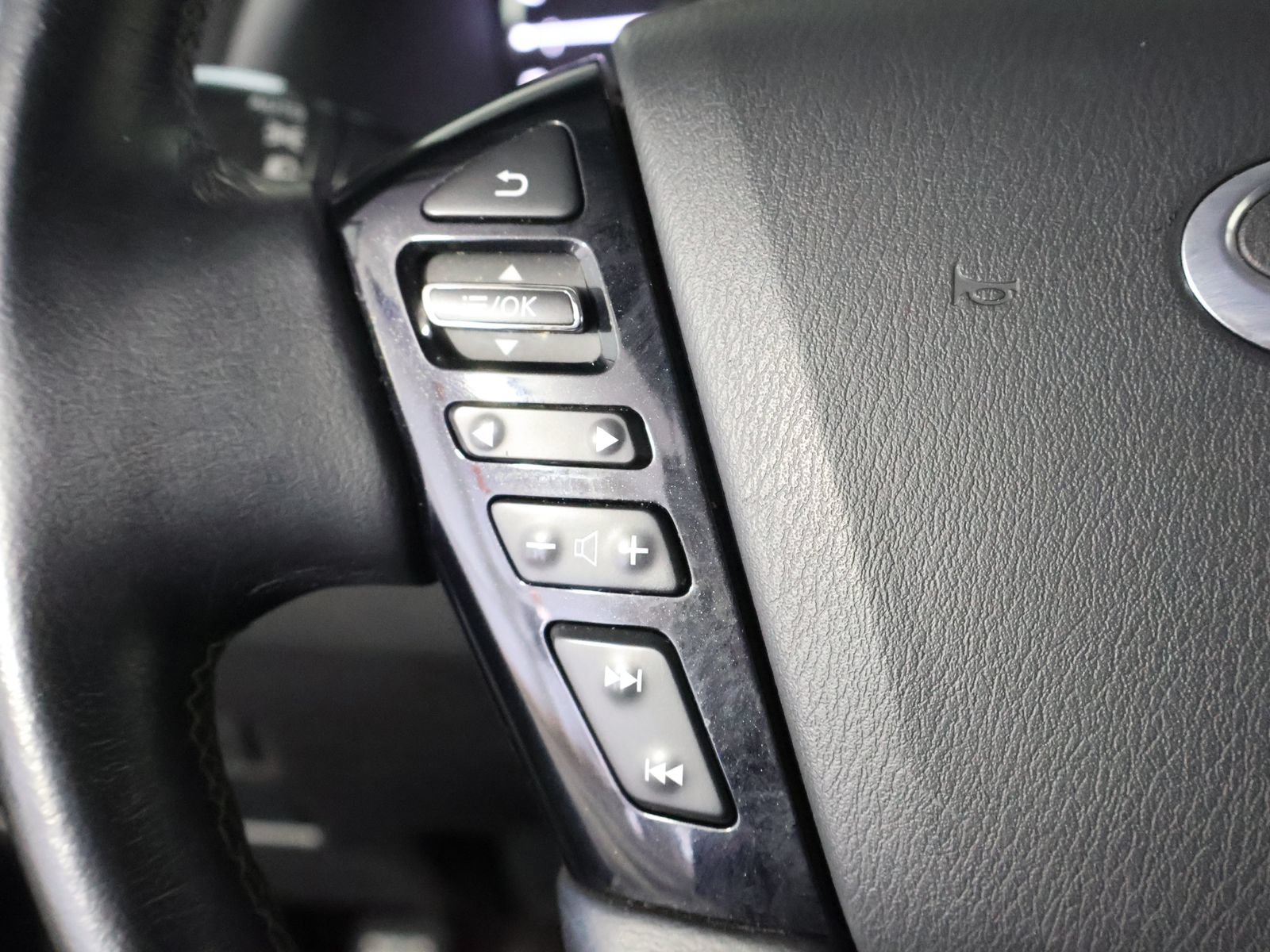 Used 2024 INFINITI QX80 Luxe AWD/4WD image 36
