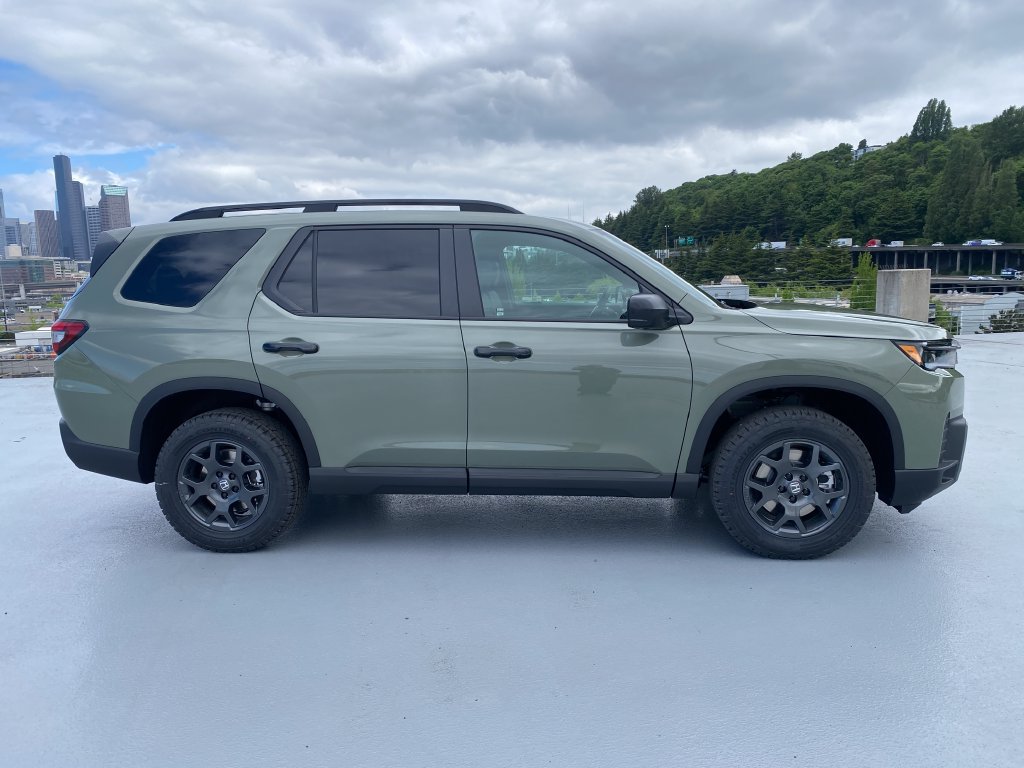 New 2026 Honda Pilot TrailSport image 3