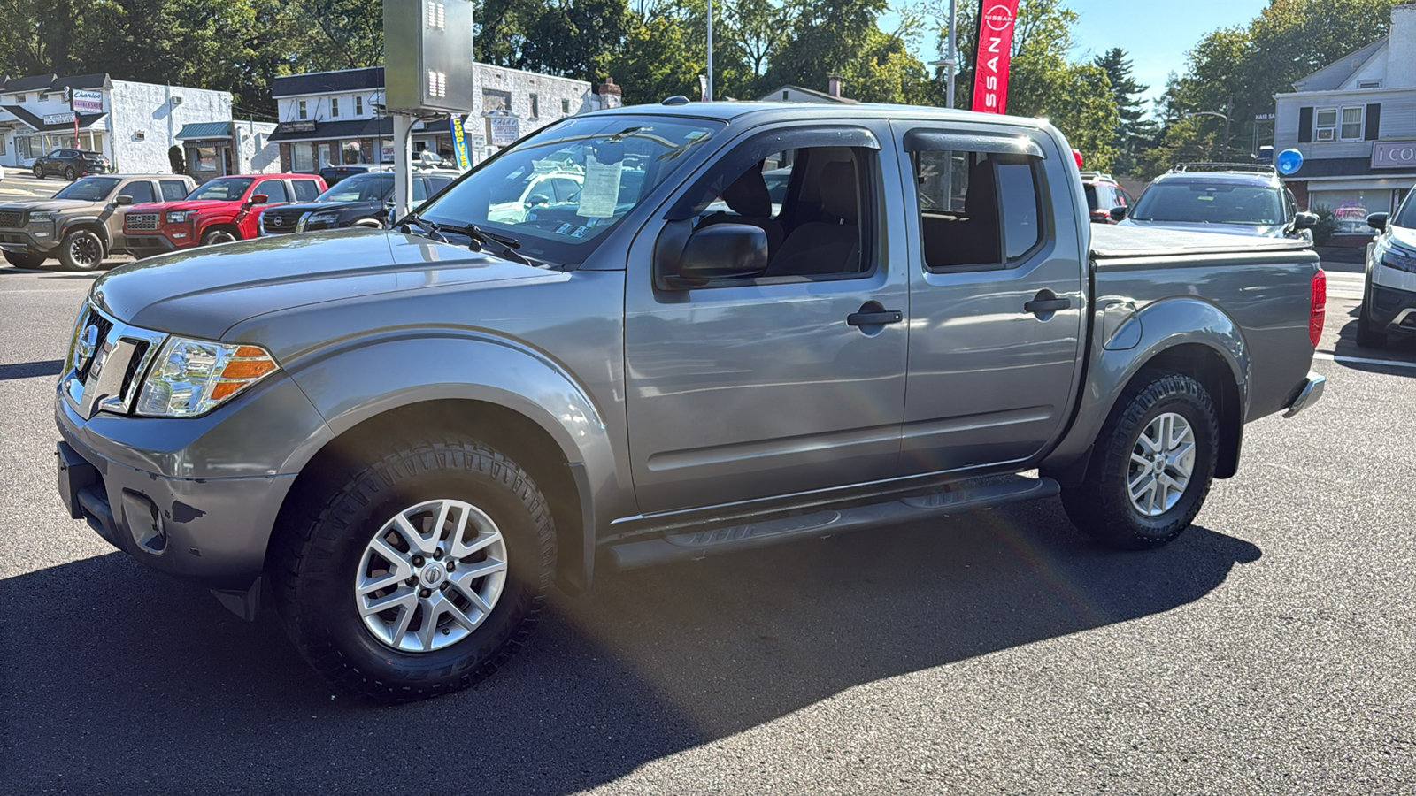 Used 2016 Nissan Frontier SV w/ SV Value Truck Package AWD/4WD image 3