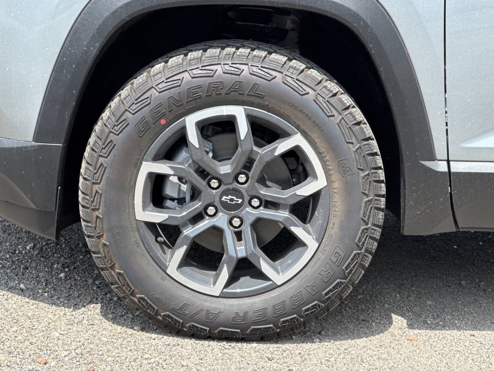 New 2026 Chevrolet Equinox ACTIV FWD image 30