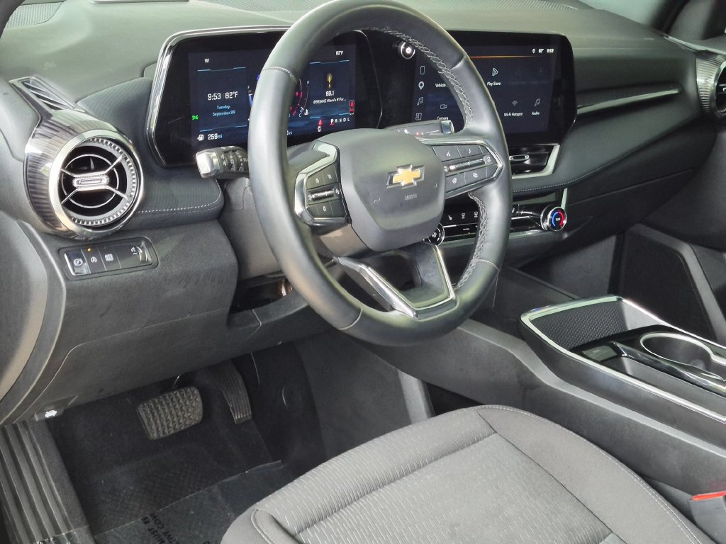 Used 2025 Chevrolet Equinox LT FWD image 10