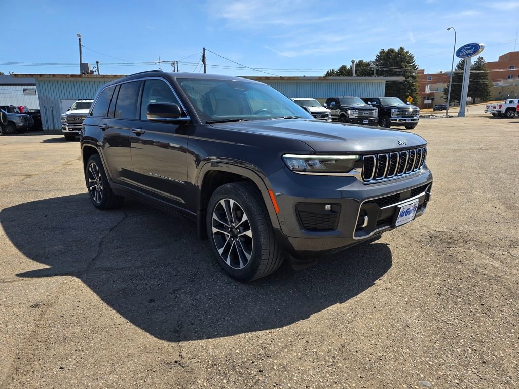 Used 2022 Jeep Grand Cherokee Overland w/ Luxury Tech Group IV image 4