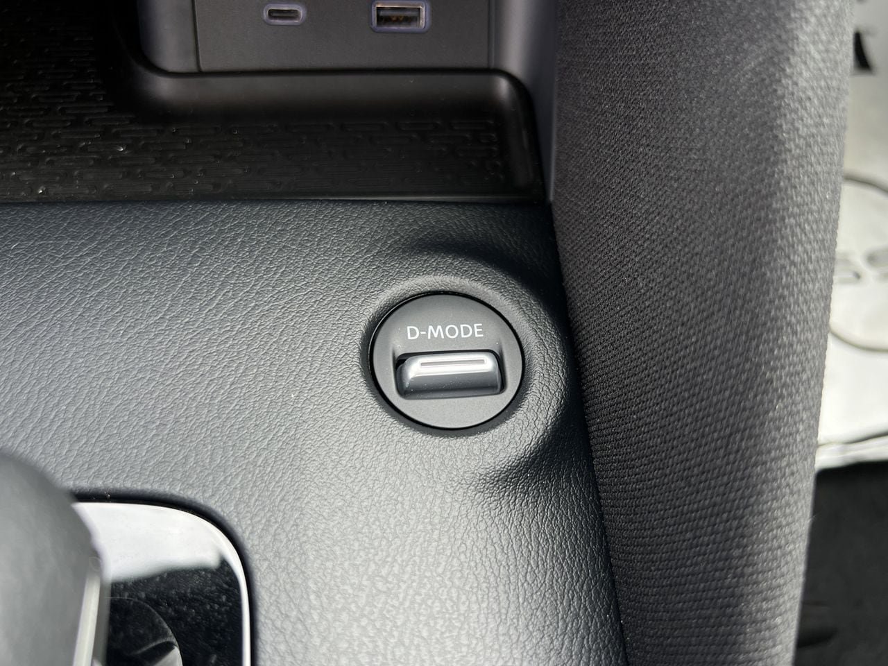 Used 2024 Nissan Z Sport w/ Floor Mat Package RWD image 20