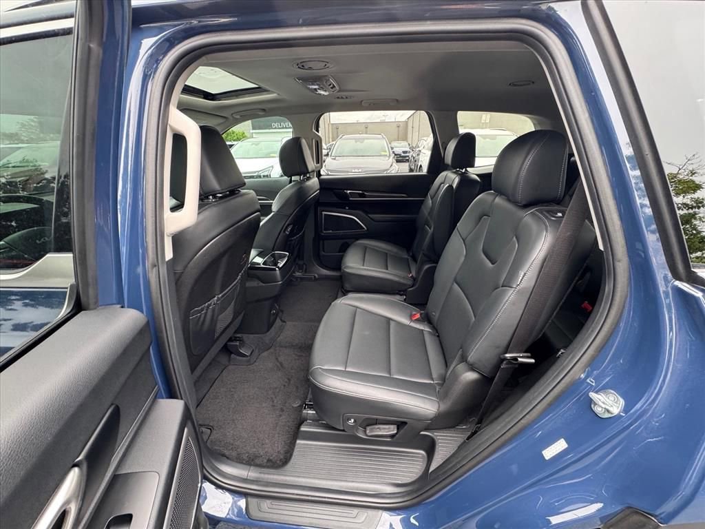 Certified 2024 Kia Telluride S w/ S Sunroof Package FWD image 11
