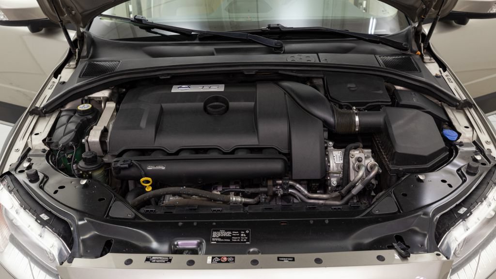 Used 2015 Volvo XC70 T6 w/ Technology Package AWD/4WD image 26