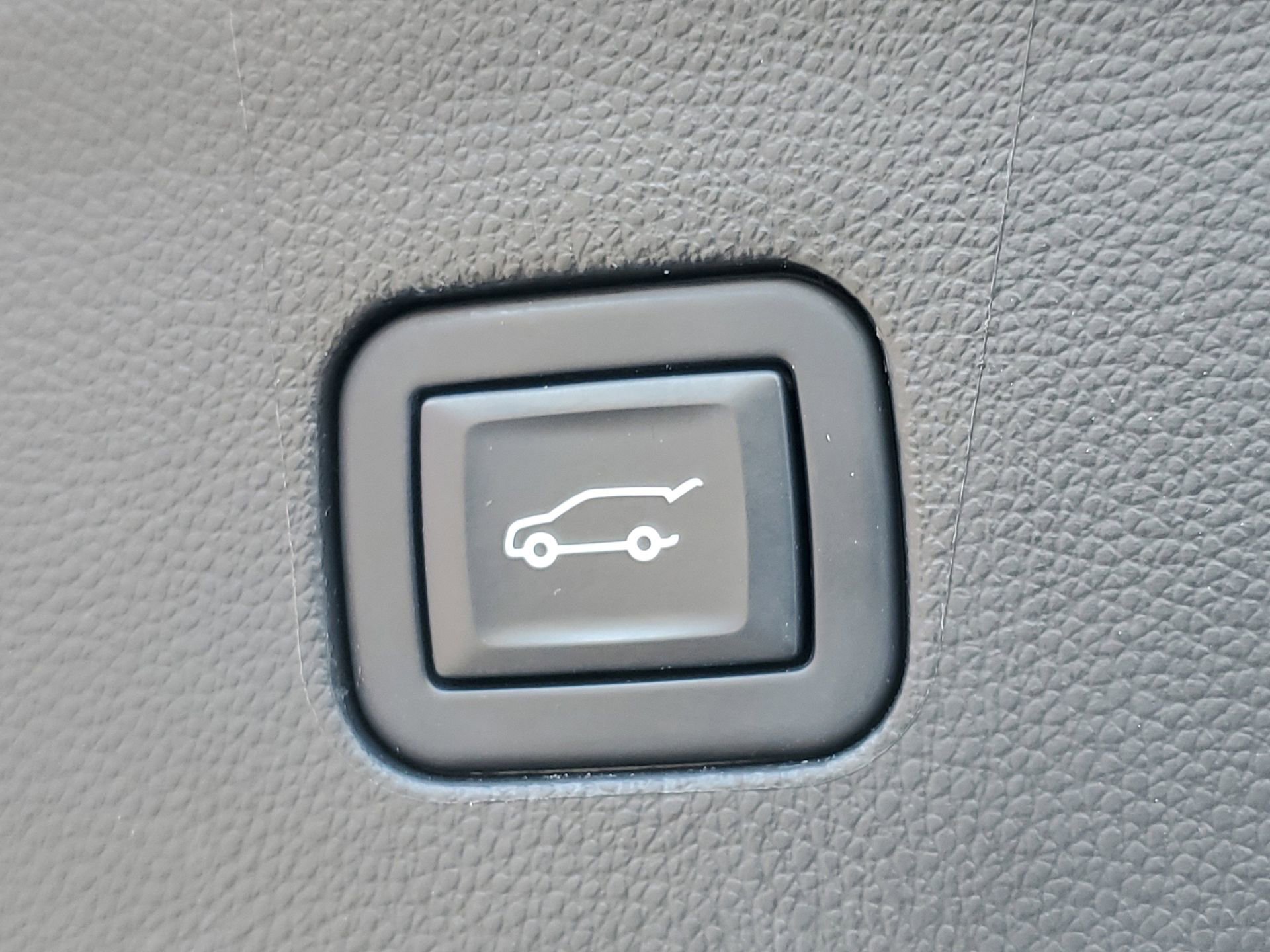 Used 2023 Buick Enclave Essence FWD image 8