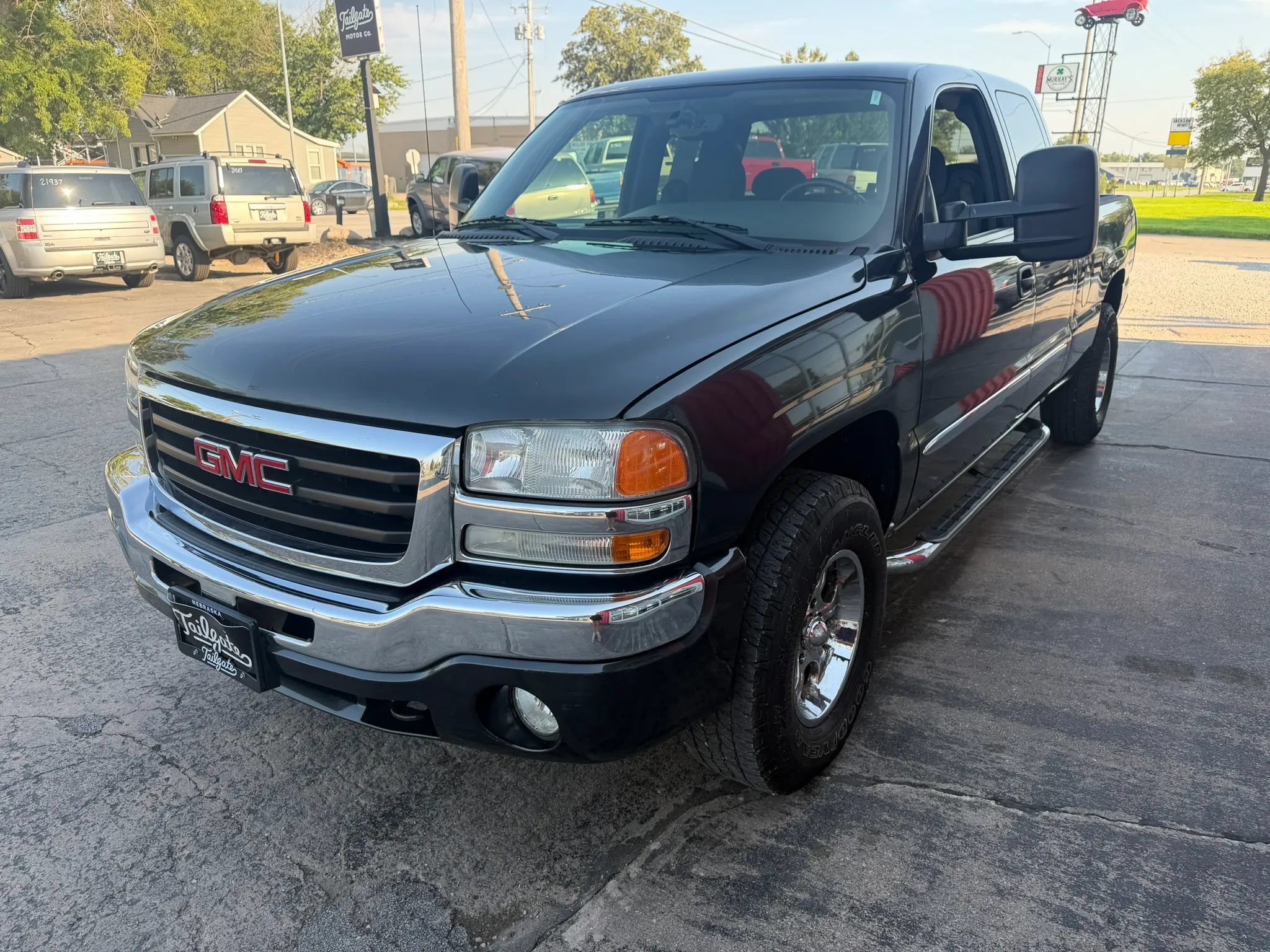 Used 2004 GMC Sierra 1500 SLE w/ Off-Road Package AWD/4WD image 4