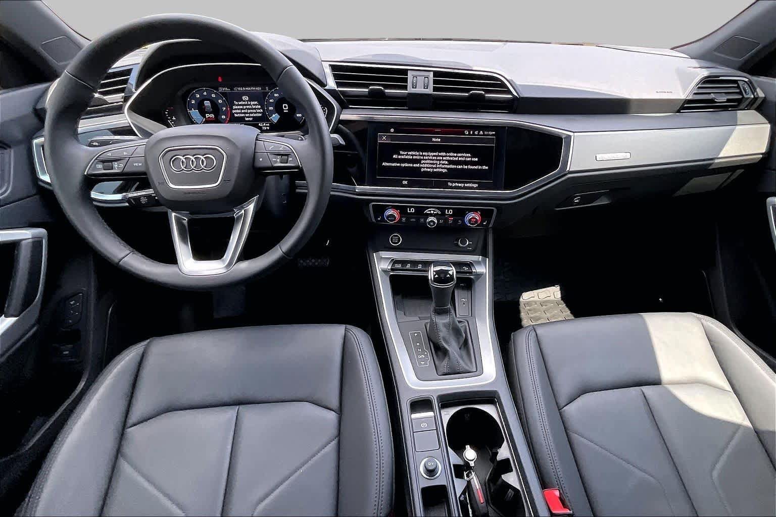 Used 2025 Audi Q3 2.0T Premium w/ Convenience Plus Package AWD/4WD image 16