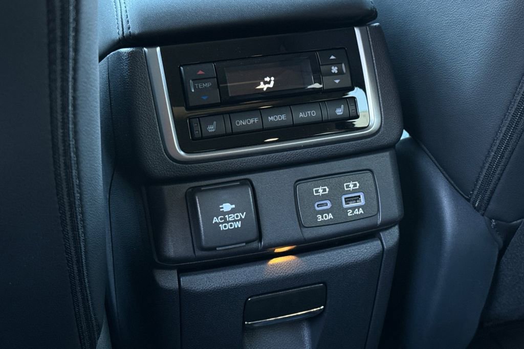 Used 2025 Subaru Ascent Bronze Edition w/ Onyx Package image 14