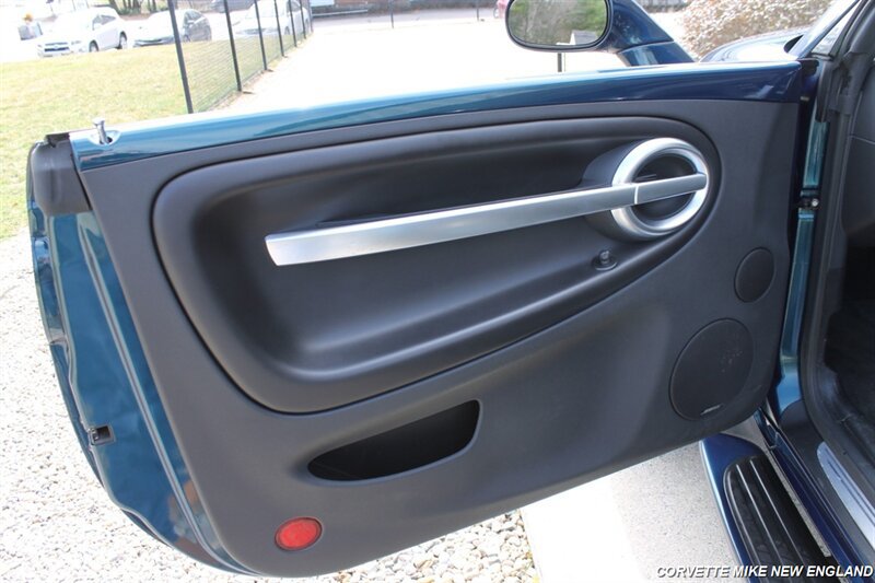 Used 2006 Chevrolet SSR w/ Preferred Equipment Group RWD image 18