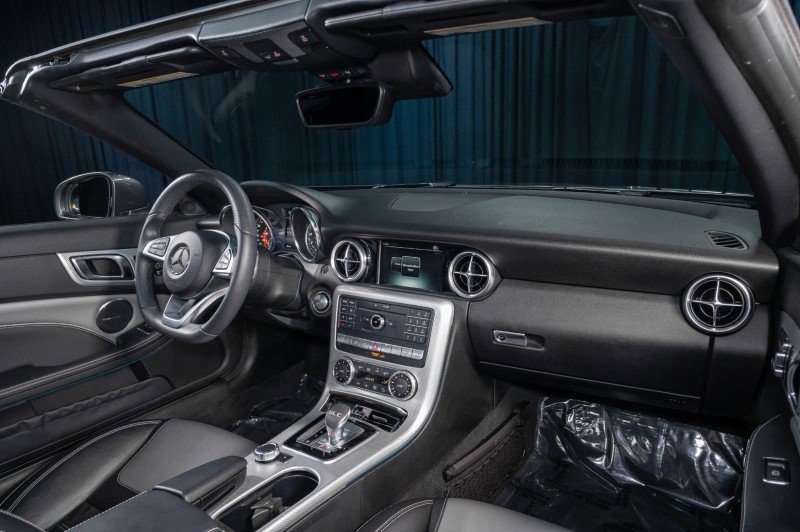 Used 2020 Mercedes-Benz SLC 300 image 7