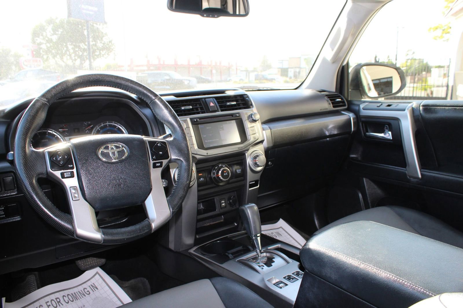 Used 2014 Toyota 4Runner SR5 Premium image 28
