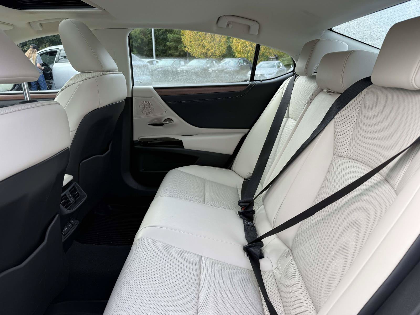 Used 2025 Lexus ES 350 w/ Premium Package FWD image 17