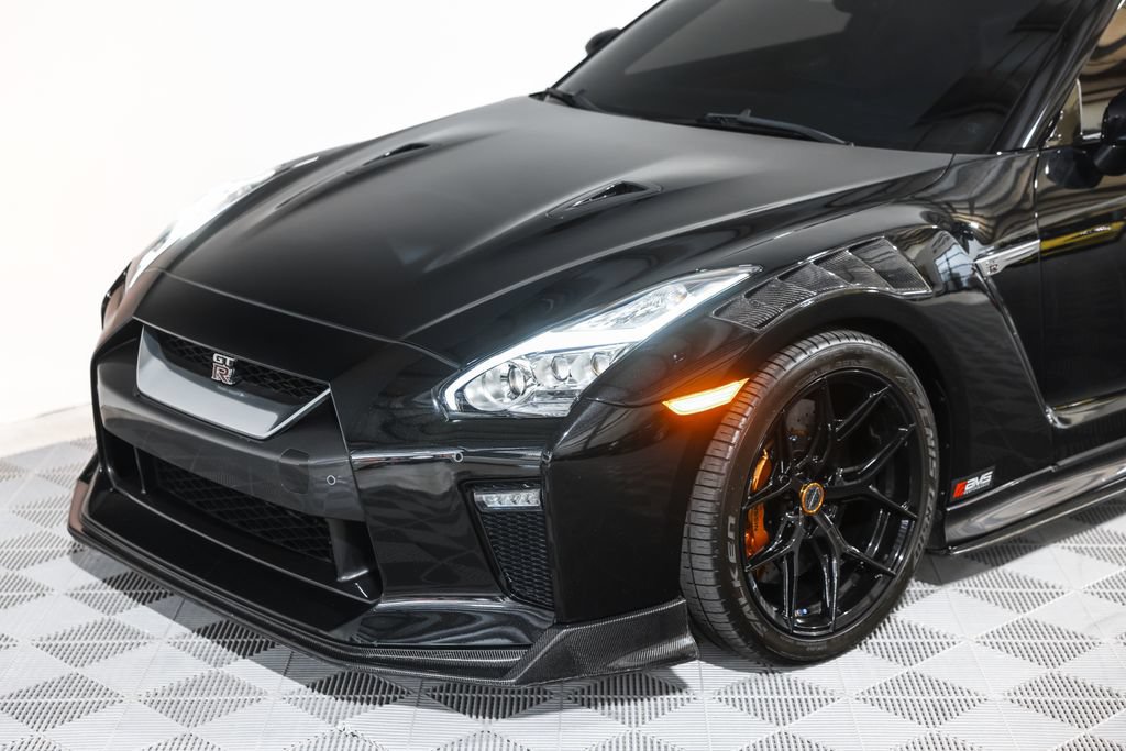 Used 2017 Nissan GT-R Premium AWD/4WD image 24