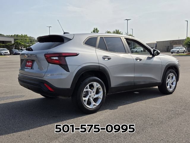 Used 2026 Chevrolet Trax LS w/ LS Convenience Package FWD image 5