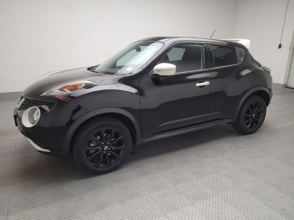 Used 2017 Nissan Juke SV image 2