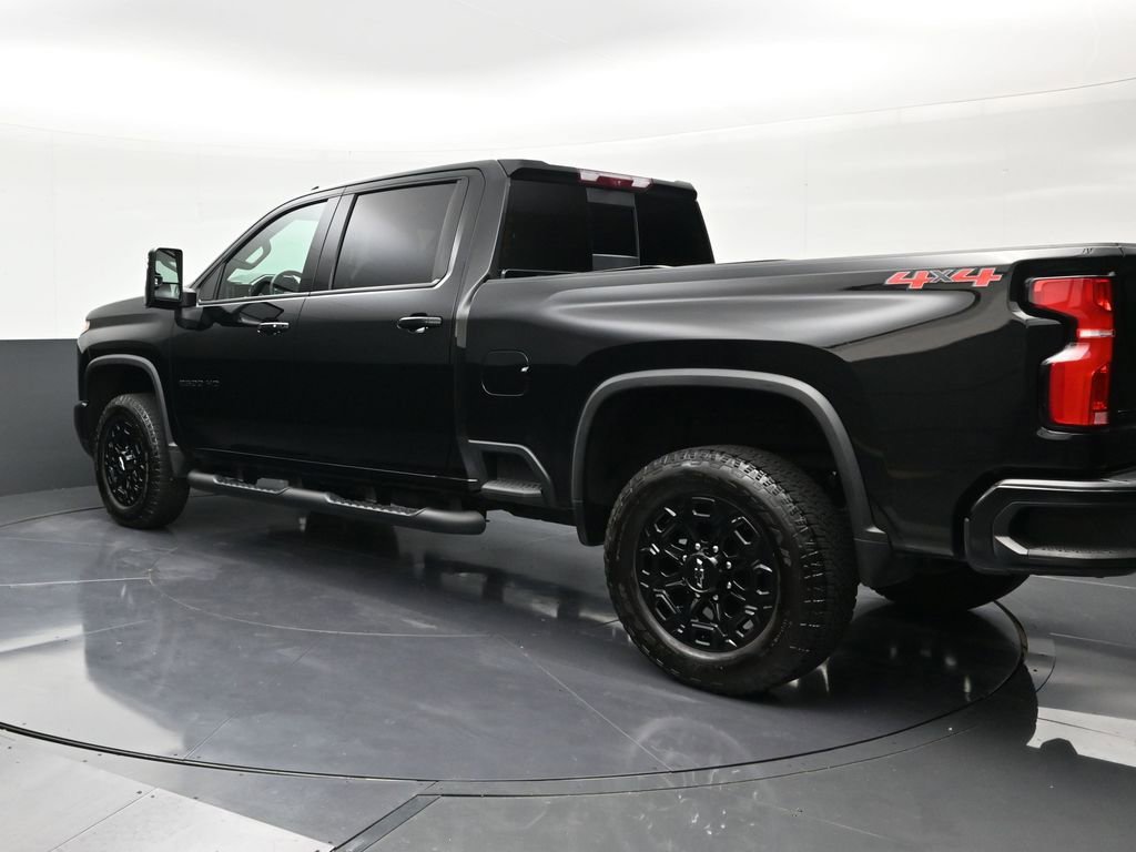 Used 2024 Chevrolet Silverado 2500 LTZ w/ LTZ Plus Package AWD/4WD image 3