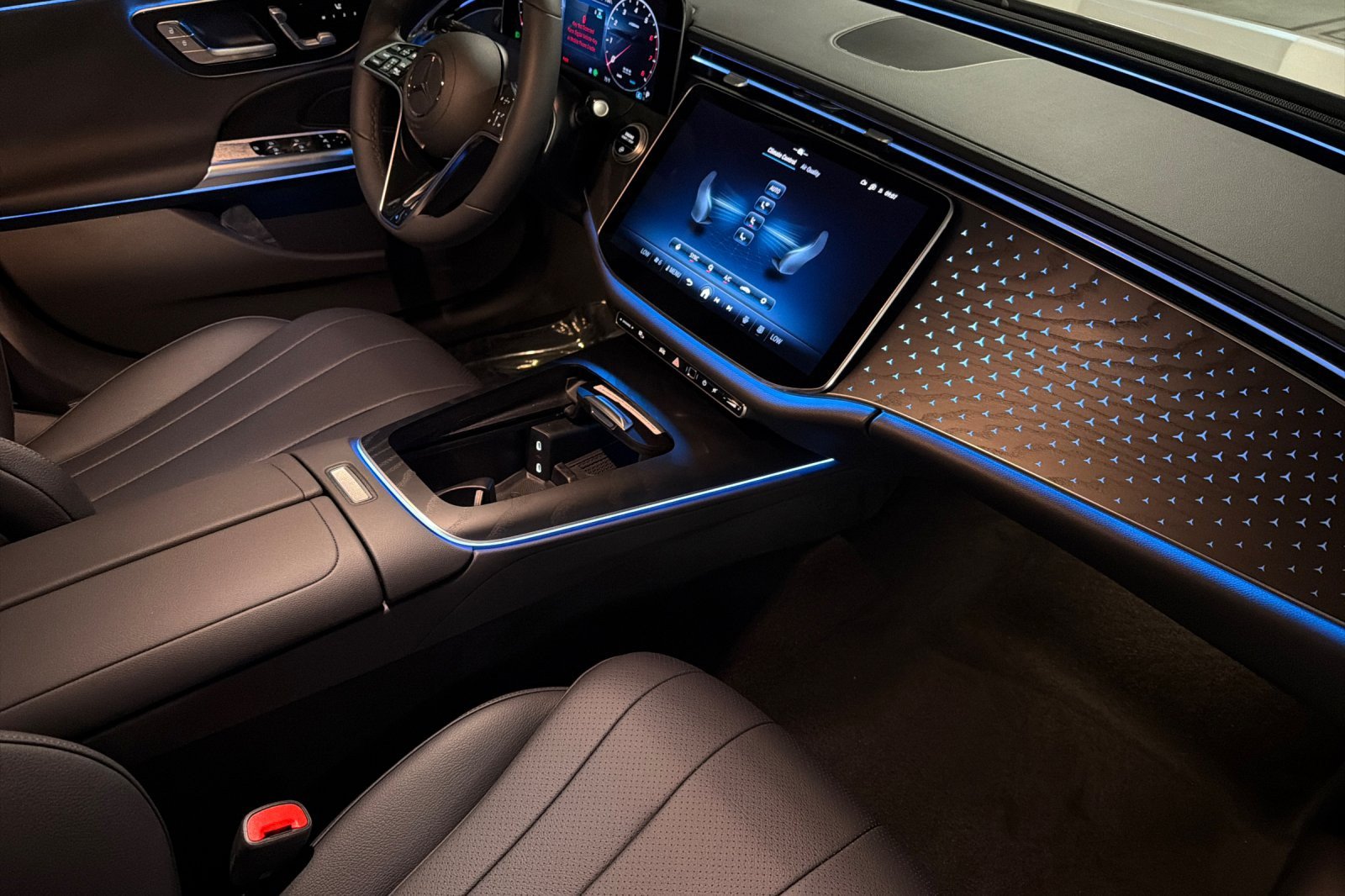 New 2027 Mercedes-Benz E 450 4MATIC Sedan image 14