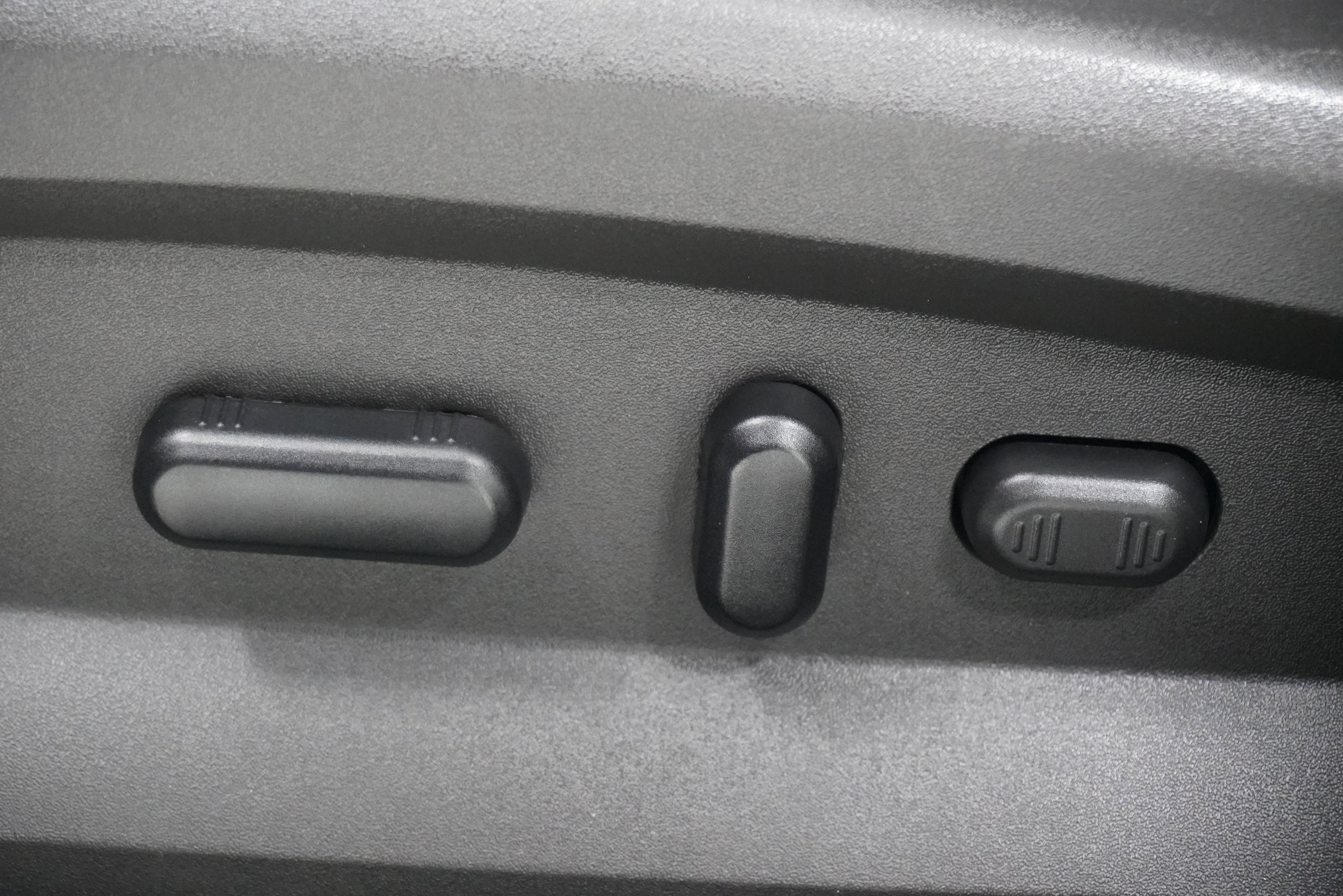 Used 2013 Ford Edge Limited w/ Driver Entry Pkg FWD image 14