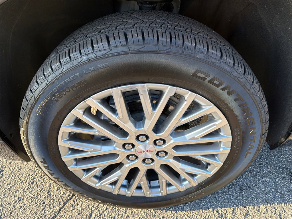 Used 2025 GMC Acadia Denali image 11