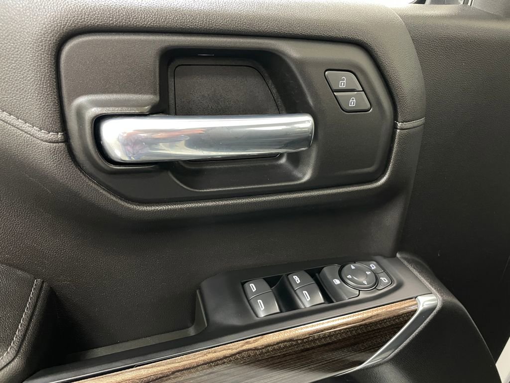 Certified 2022 Chevrolet Silverado 1500 RST w/ Redline Edition AWD/4WD image 28