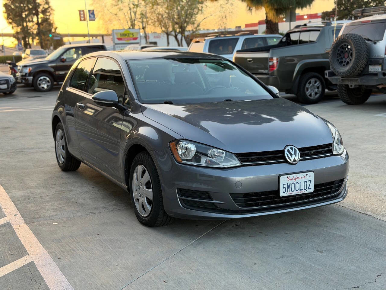 Used 2015 Volkswagen Golf Launch Edition image 4