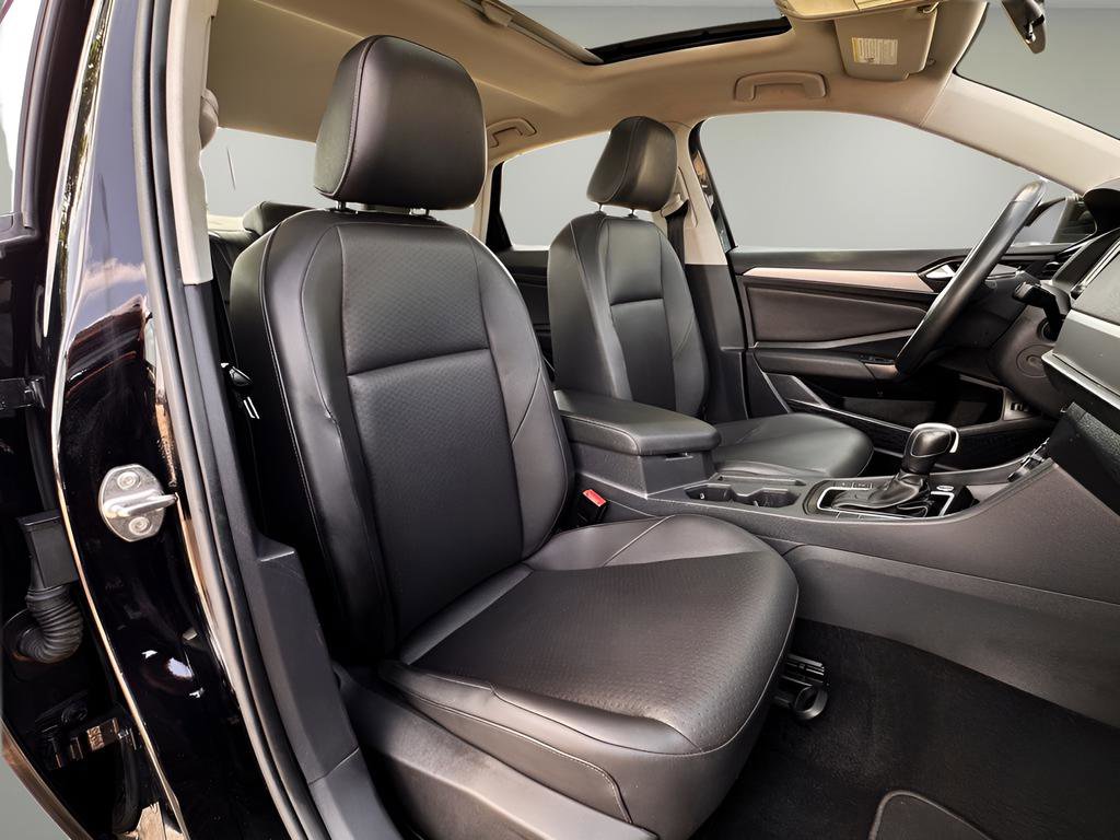 Used 2020 Volkswagen Jetta SE w/ SE Cold Weather Package image 21