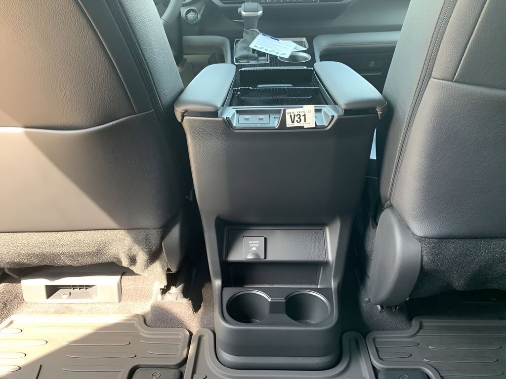 Used 2025 Toyota Sienna XLE Woodland Edition image 13