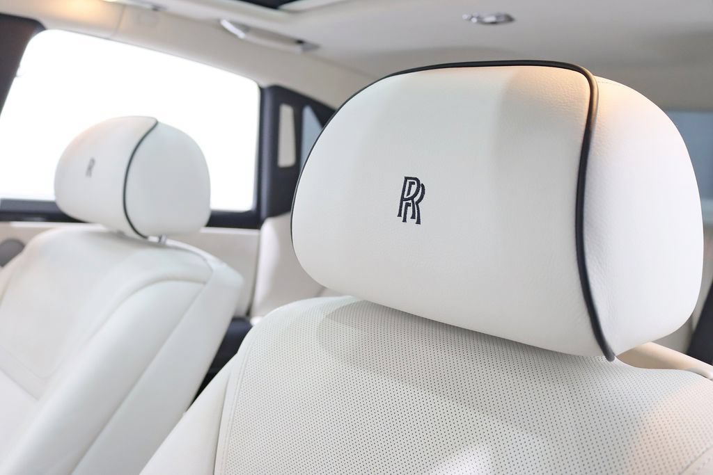 Used 2016 Rolls-Royce Ghost RWD image 30