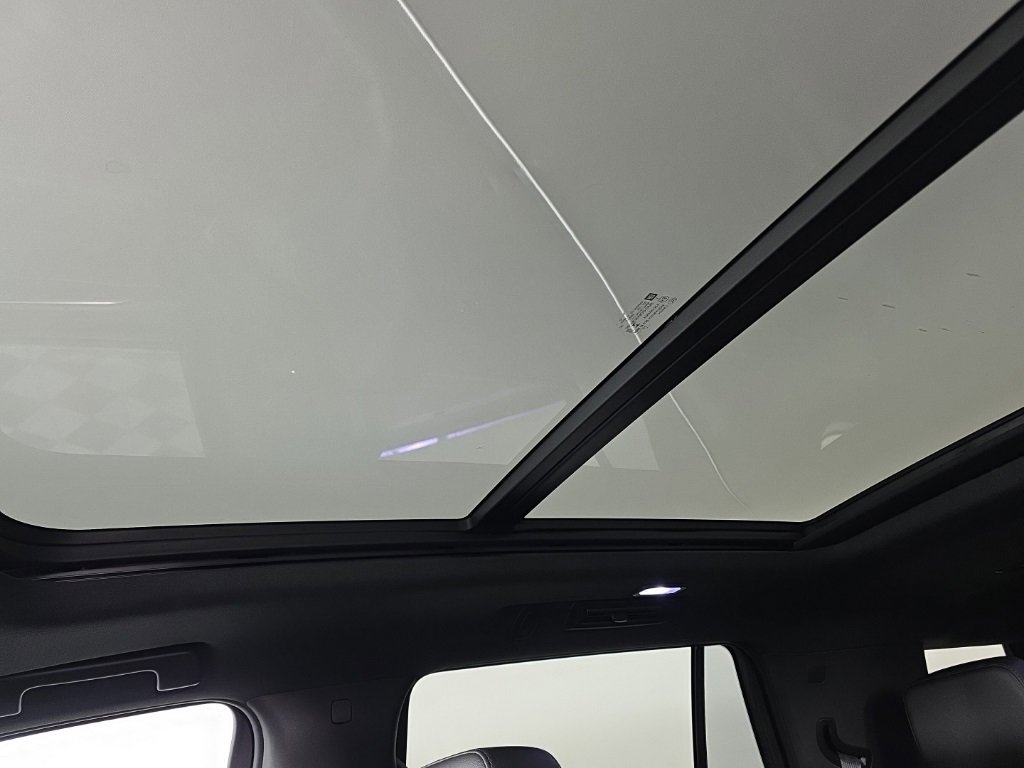 Used 2023 Chevrolet Tahoe Z71 w/ Luxury Package image 29