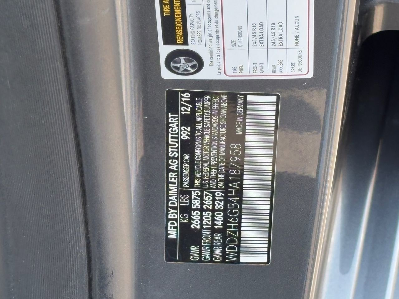 Used 2017 Mercedes-Benz E 400 4MATIC Wagon image 30