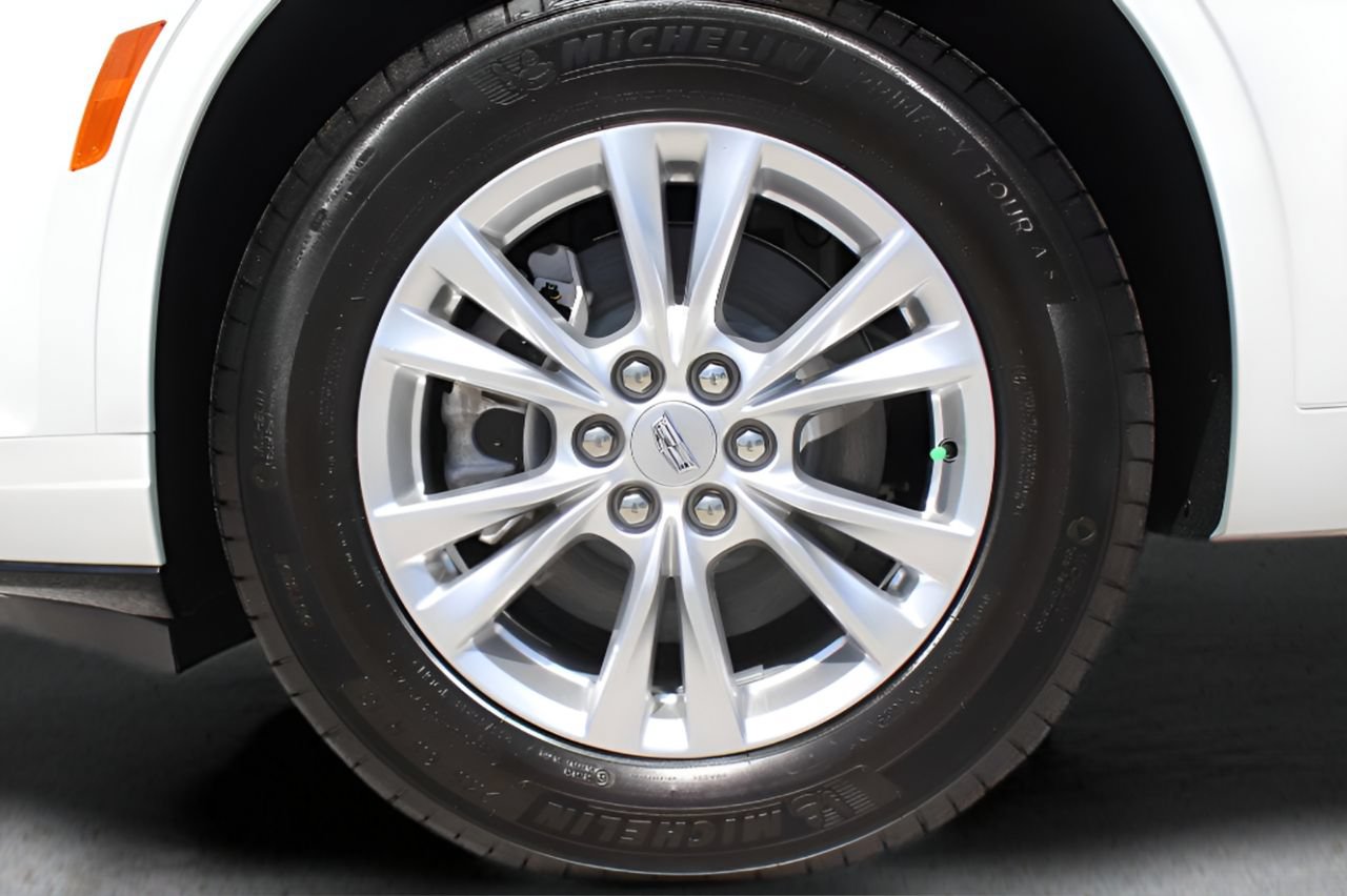 New 2025 Cadillac XT6 Luxury FWD image 27
