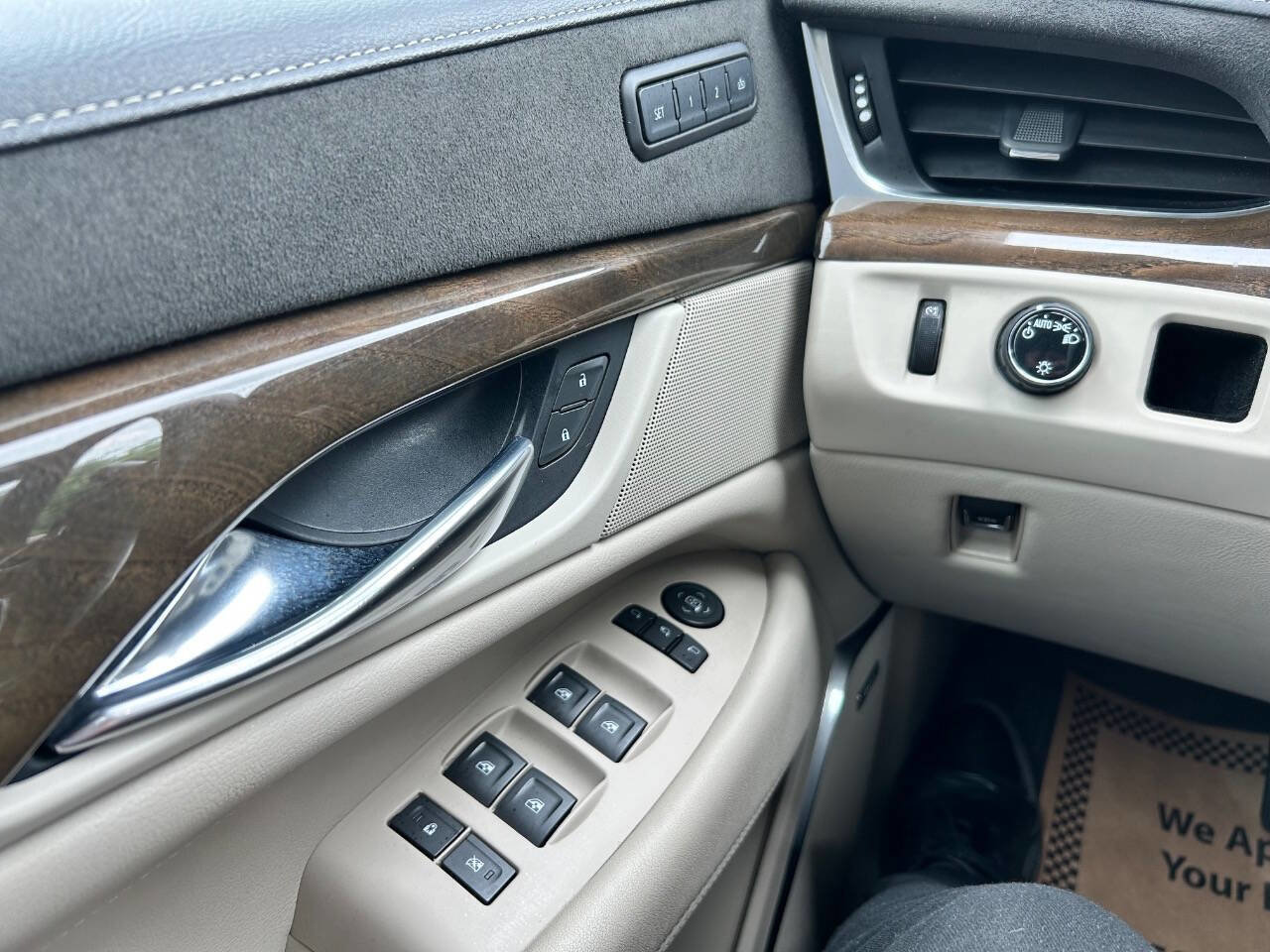 Used 2020 Cadillac Escalade Premium Luxury image 23