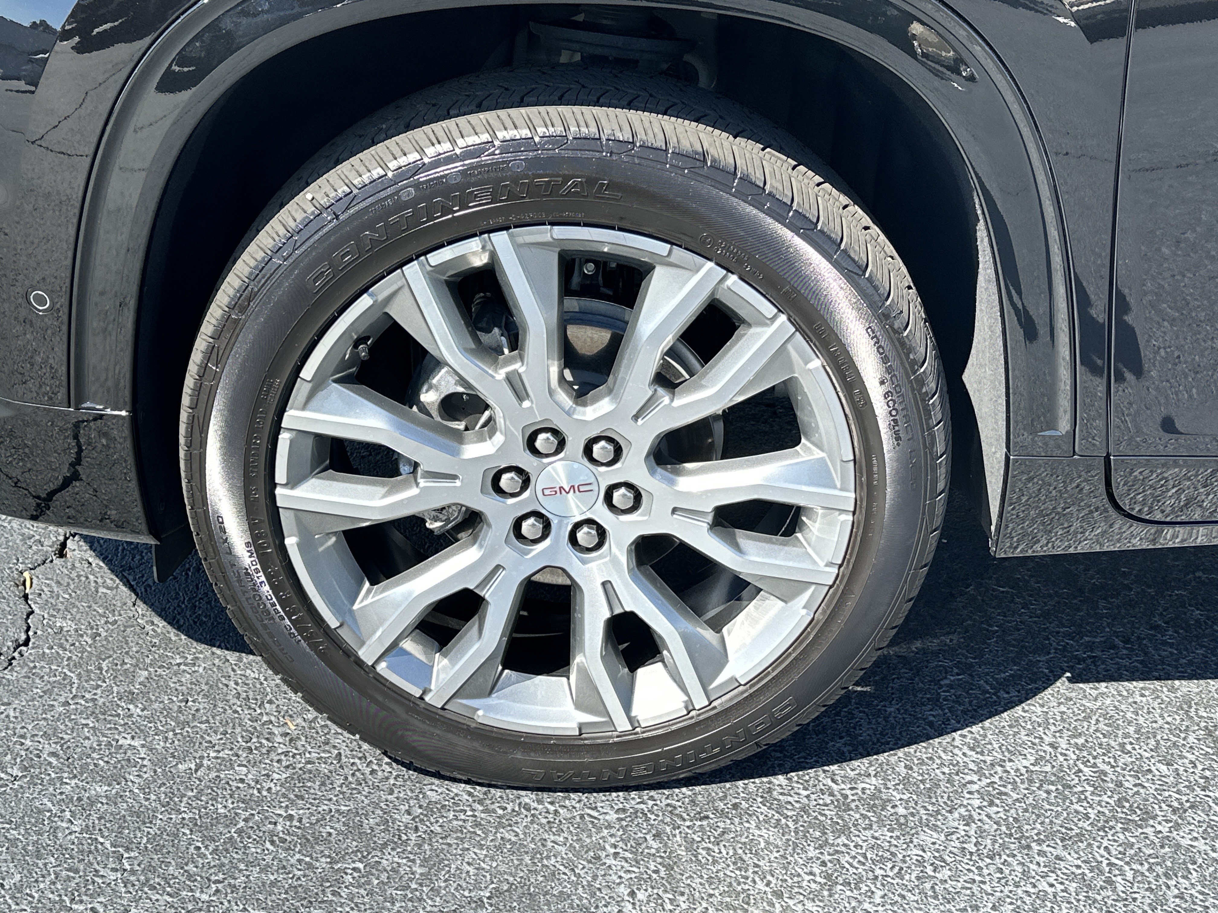 Used 2025 GMC Acadia Denali w/ Super Cruise Package FWD image 11