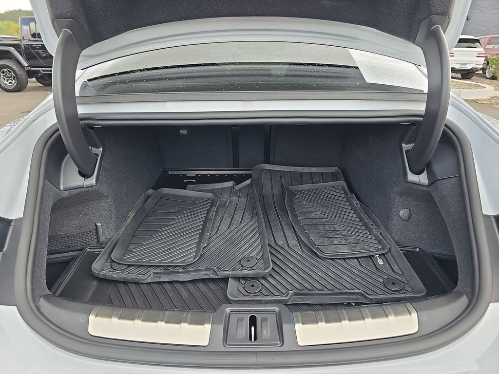 Used 2022 Audi e-tron GT Premium Plus w/ Performance Package image 15