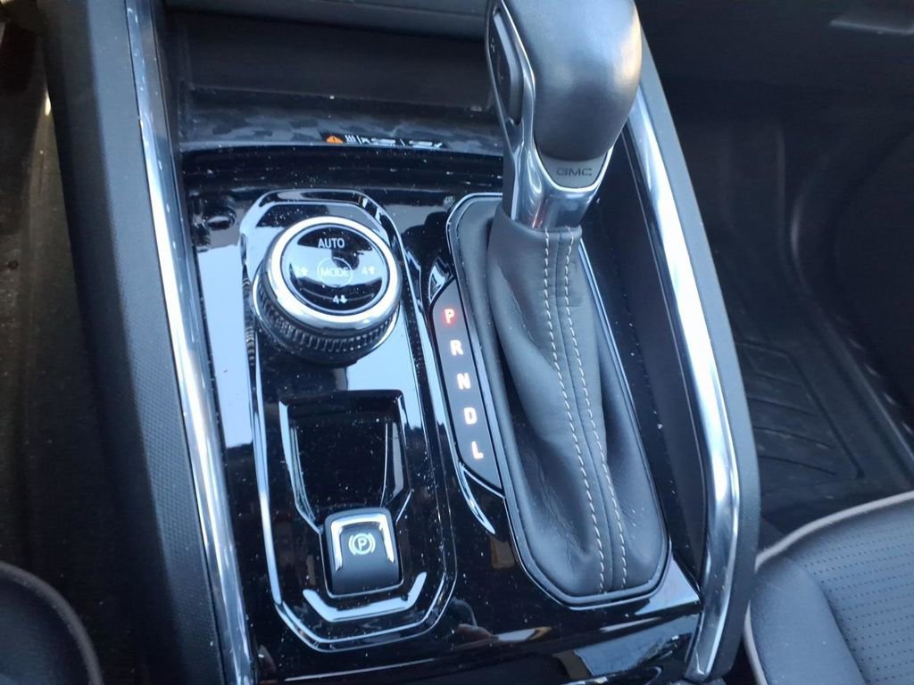 Used 2024 GMC Canyon Denali image 21