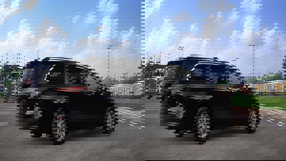 New 2026 Toyota Sienna XLE image 10